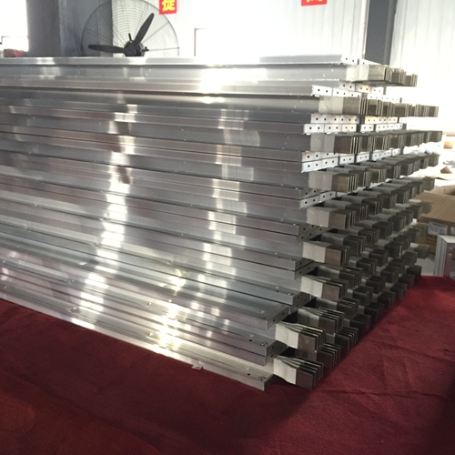 密集型母線槽長寬尺寸和什么有關(guān)呢？